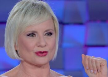 ''Le nozze erano un business'': Antonella Elia prima di entrare al GF Vip spara a zero sull’ex Pietro Delle Piane