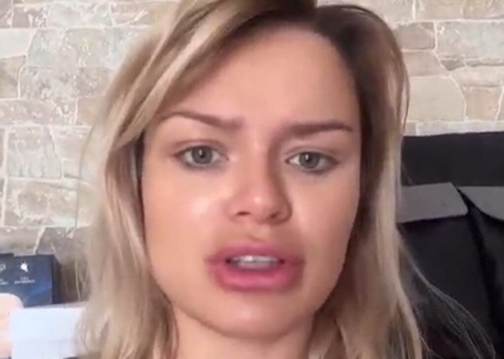 ''Perché mi devi insultare?'': Mercedesz Henger contro gli hater che l’attaccano anche dopo il parto ''Perché mi devi insultare?'': Mercedesz Henger contro gli hater che l’attaccano anche dopo il parto