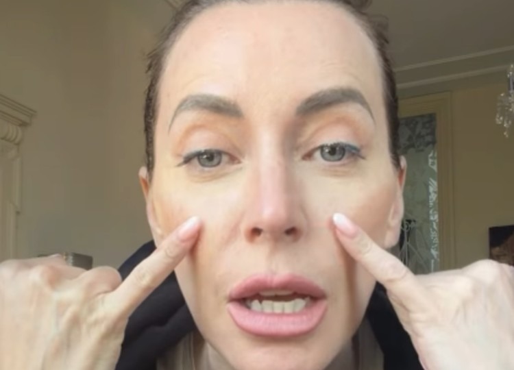 Karina Cascella parla dei ritocchi estetici