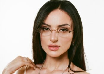 ''Non sono più la caricatura con occhialoni e frangetta'': Arisa, snella e sensuale, si riappropria della sua femminilità