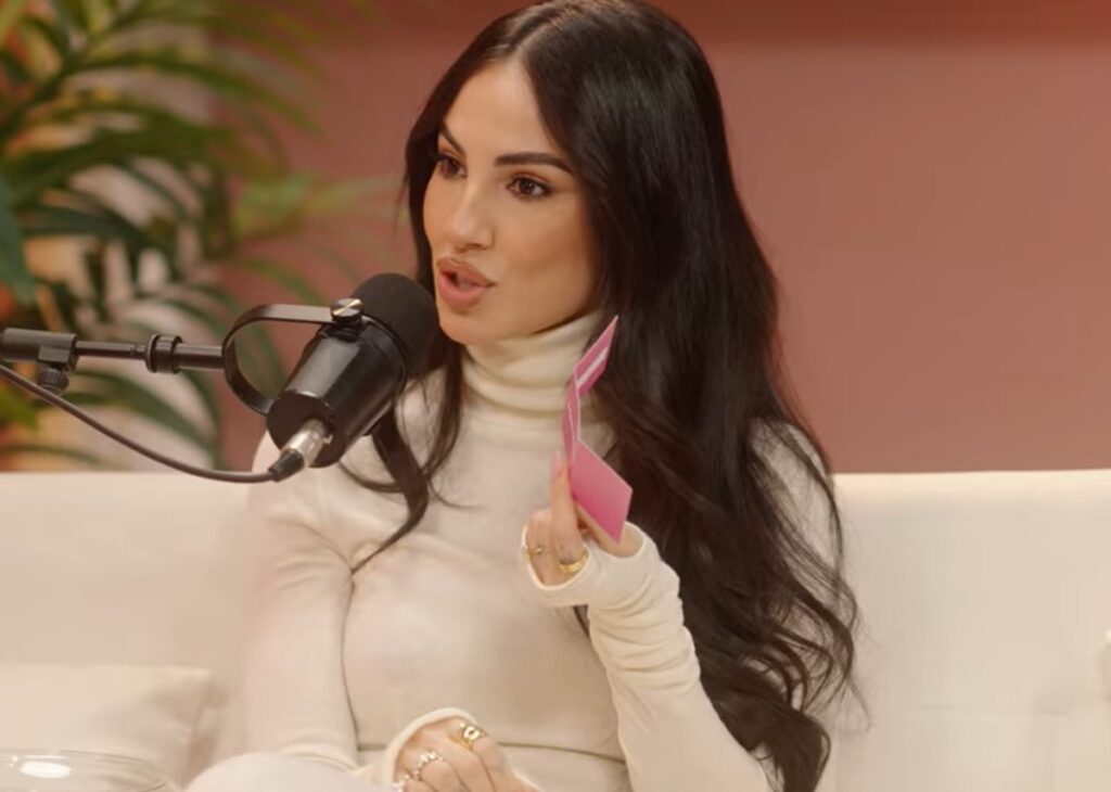 ''Ci ha provato a dirmi andiamo a Las Vegas'': Giulia De Lellis svela la proposta fatta dal compagno Tony Effe sulle nozze ''Ci ha provato a dirmi andiamo a Las Vegas'': Giulia De Lellis svela la proposta fatta dal compagno Tony Effe sulle nozze