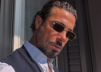 ''Trasformato in un tronista di Uomini e Donne'': Armando Izzo, ex di Raffaella Fico, sbotta dopo il mazzo di rose arrivato all’ex moglie