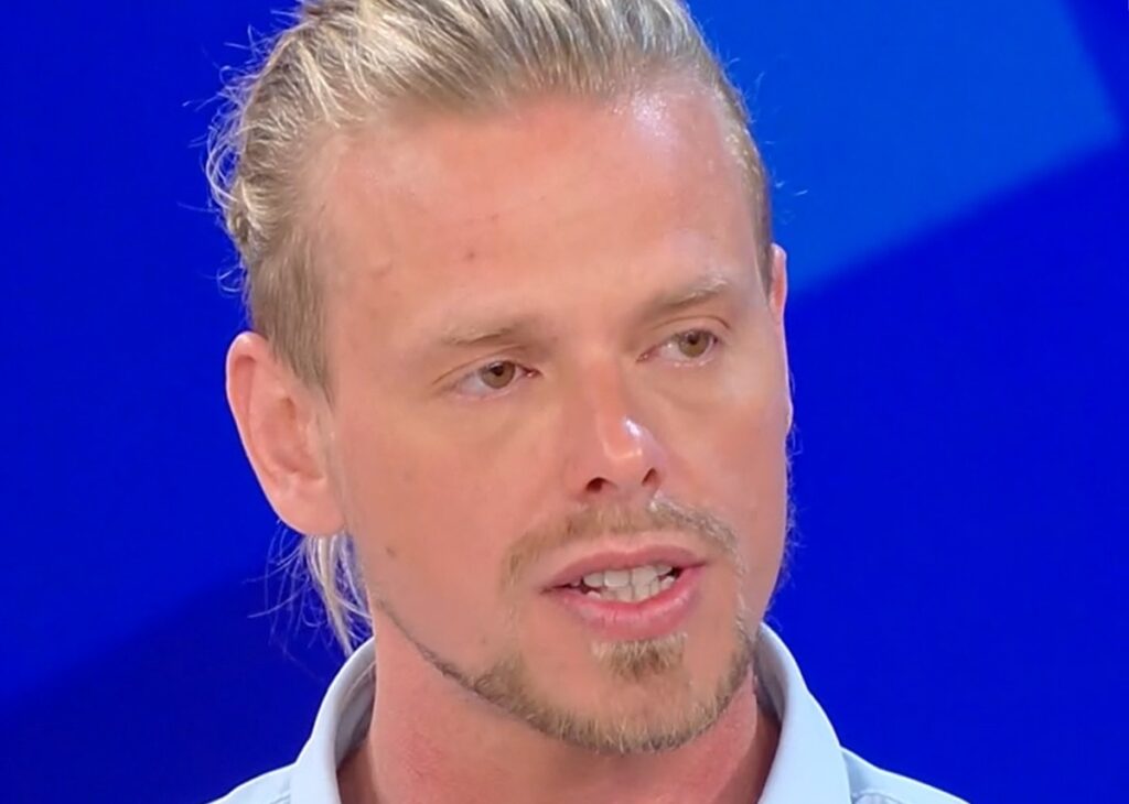 ''Bevevo per la sua mancanza'': Killian Nielsen dopo l’intervista di Brigitte a Belve in tv dice la sua e lancia un appello