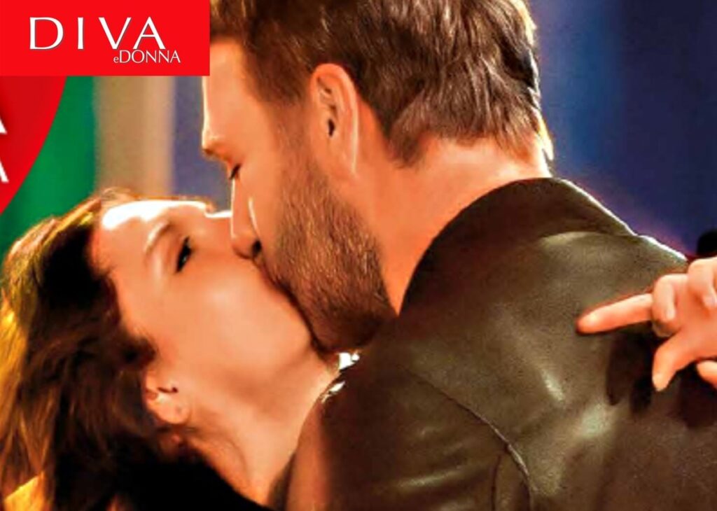 Altro che crisi! Raoul Bova e Beatrice Arnera al bacio: sono innamorati come due ragazzini, guarda