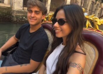 Davide Bonolis con la fidanzata Martina Dotti a Venezia Davide Bonolis con la fidanzata Martina Dotti a Venezia