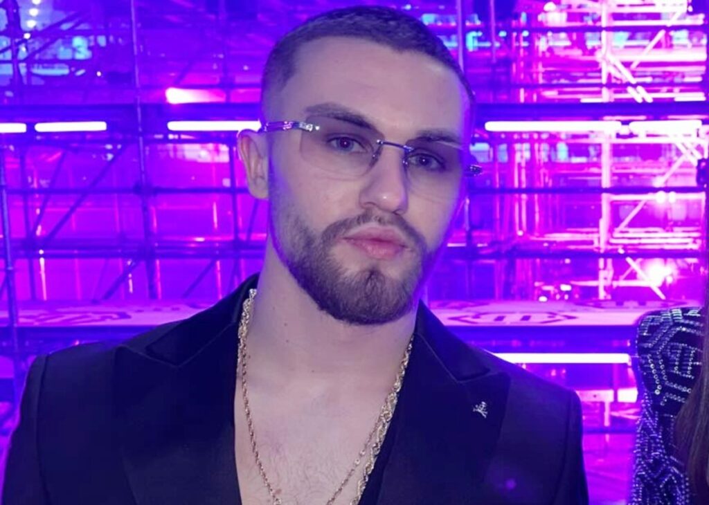 Artem Tkachuk protagonista di una notte di follia a Milano: arrestato il volto di Pino ‘o Pazzo di Mare Fuori Artem Tkachuk protagonista di una notte di follia a Milano: arrestato il volto di Pino ‘o Pazzo di Mare Fuori