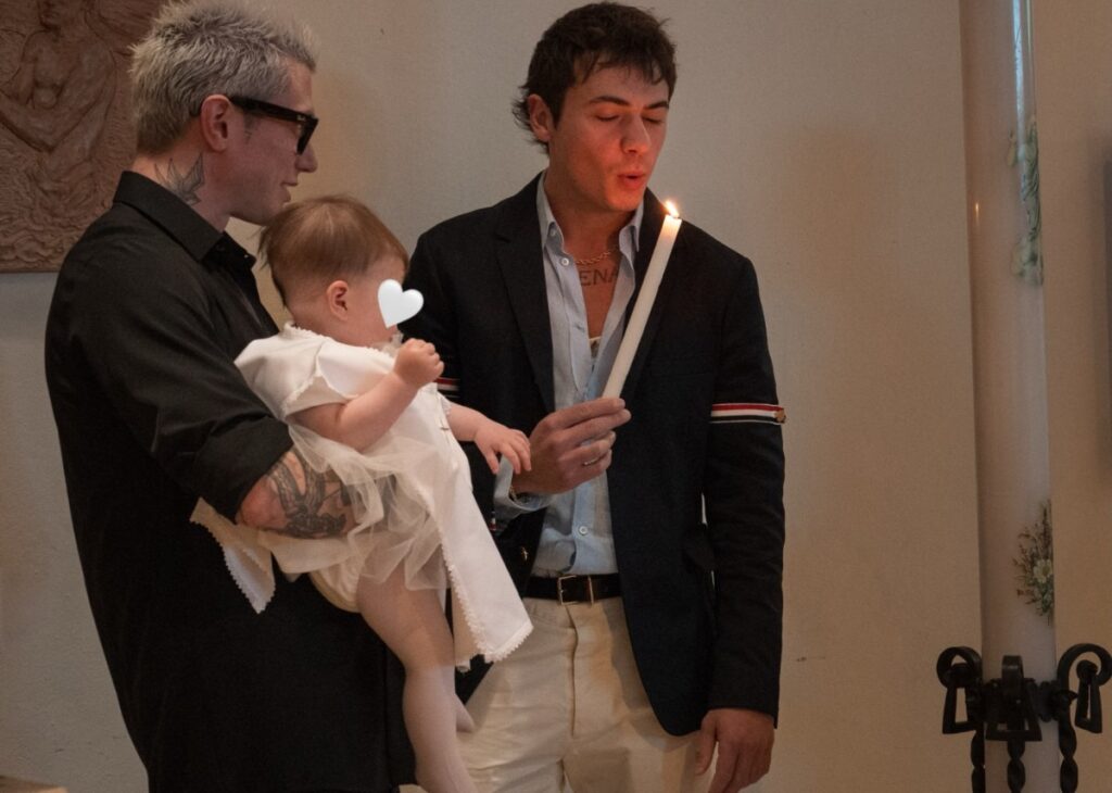 Benjamin Mascolo emoziona tutti: il battesimo della piccola Athena con Fede nel ruolo del padrino, foto Benjamin Mascolo emoziona tutti: il battesimo della piccola Athena con Fede nel ruolo del padrino, foto