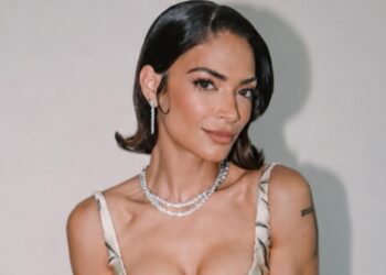 Elodie conquista Cannes: abito champagne, diamanti e parole che sembrano una dedica a Franceska Nuredini Elodie conquista Cannes: abito champagne, diamanti e parole che sembrano una dedica a Franceska Nuredini
