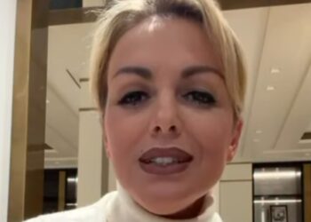 Francesca Pascale non replica all’ex Paola Turci: svela come ha investito il patrimonio che le ha donato Silvio Berlusconi Francesca Pascale non replica all’ex Paola Turci: svela come ha investito il patrimonio che le ha donato Silvio Berlusconi