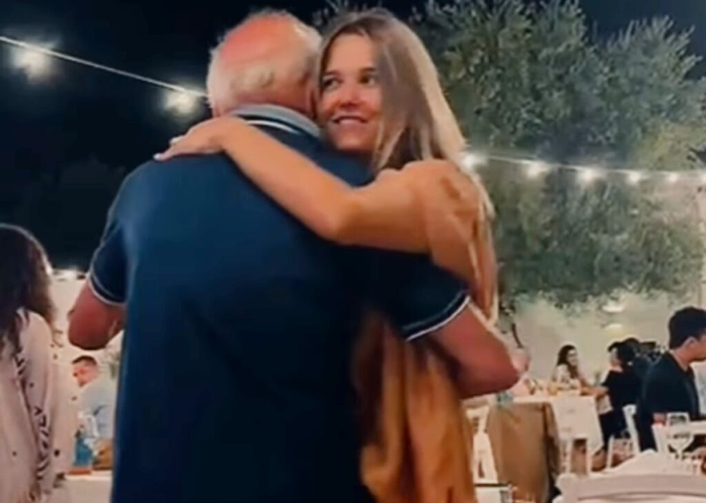 ''Sei stato risucchiato in pochi giorni'': Francesca Barra devastata per la morte del papà Francesco Michele, le sue parole ''Sei stato risucchiato in pochi giorni'': Francesca Barra devastata per la morte del papà Francesco Michele, le sue parole