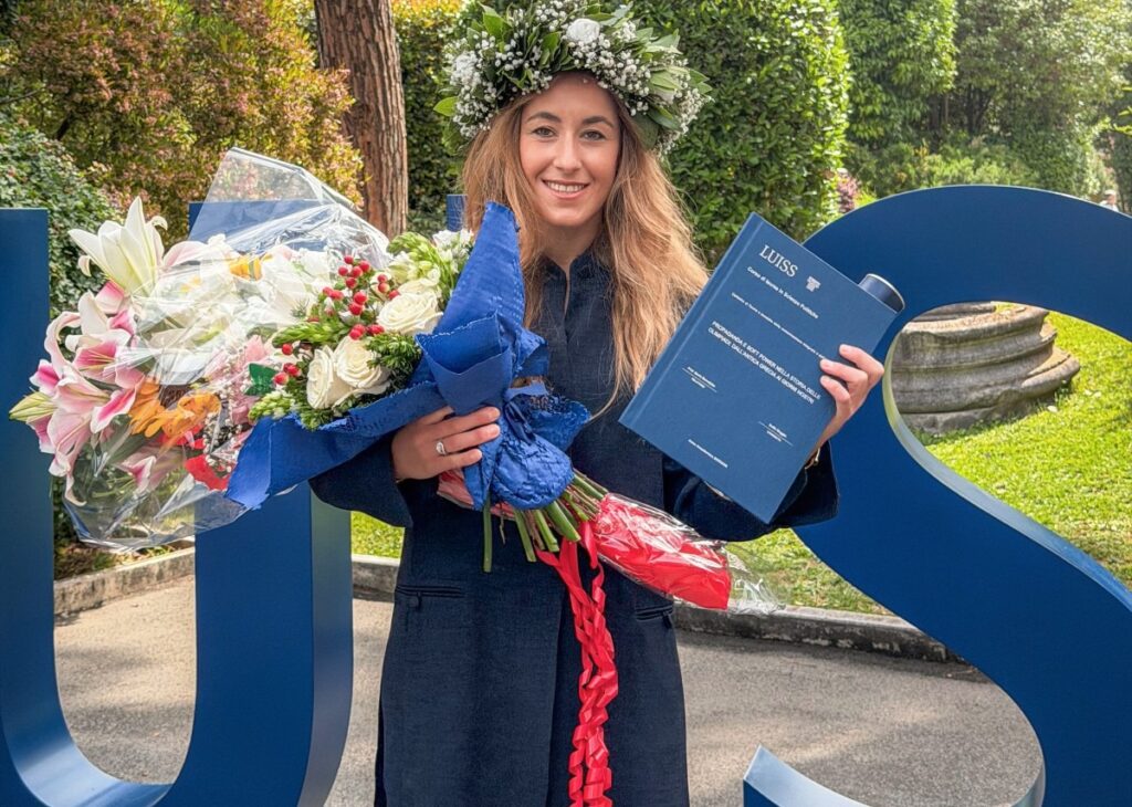 ''Finalmente dottoressa'': la campionessa di sci Sofia Goggia si è laureata alla Luiss di Roma, le immagini