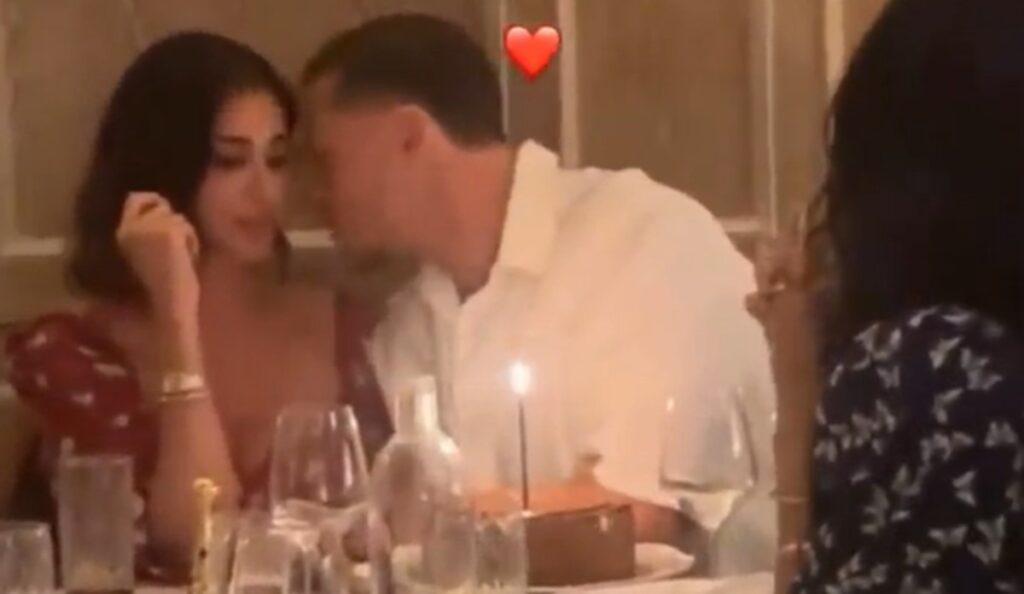 Belen Rodriguez coccola il nuovo fidanzato Gaetano: guarda